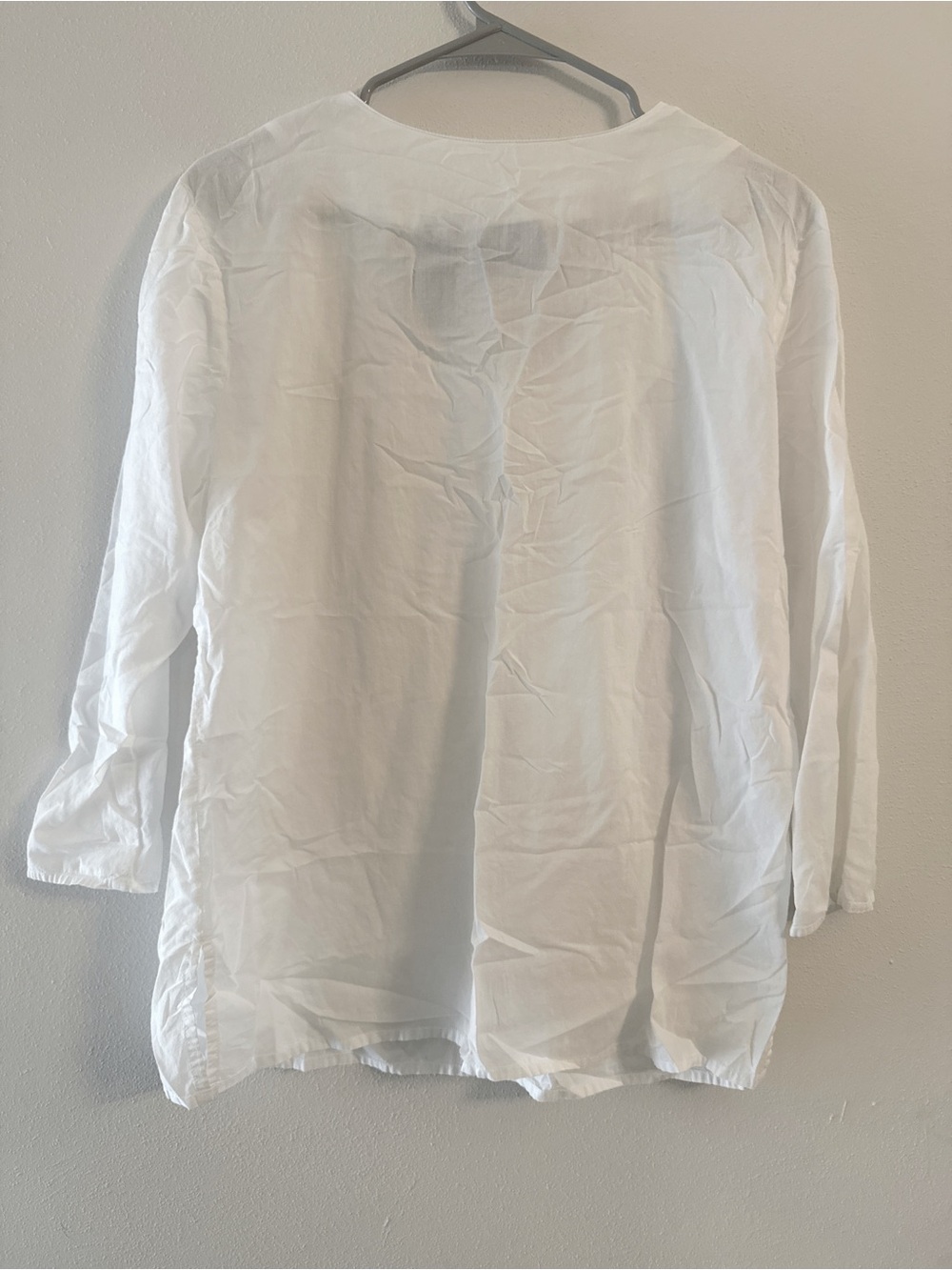 JH Collectibles White Pearl Embellished Shoulder Top V Neck Long Sleeve Size L - Picture 3 of 9